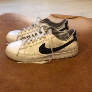 White and black low blazers